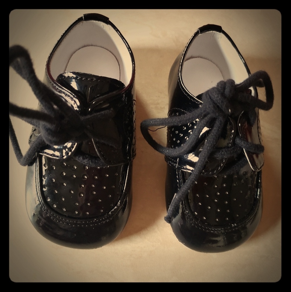 Dinkie black patent shoes size 3 and 5